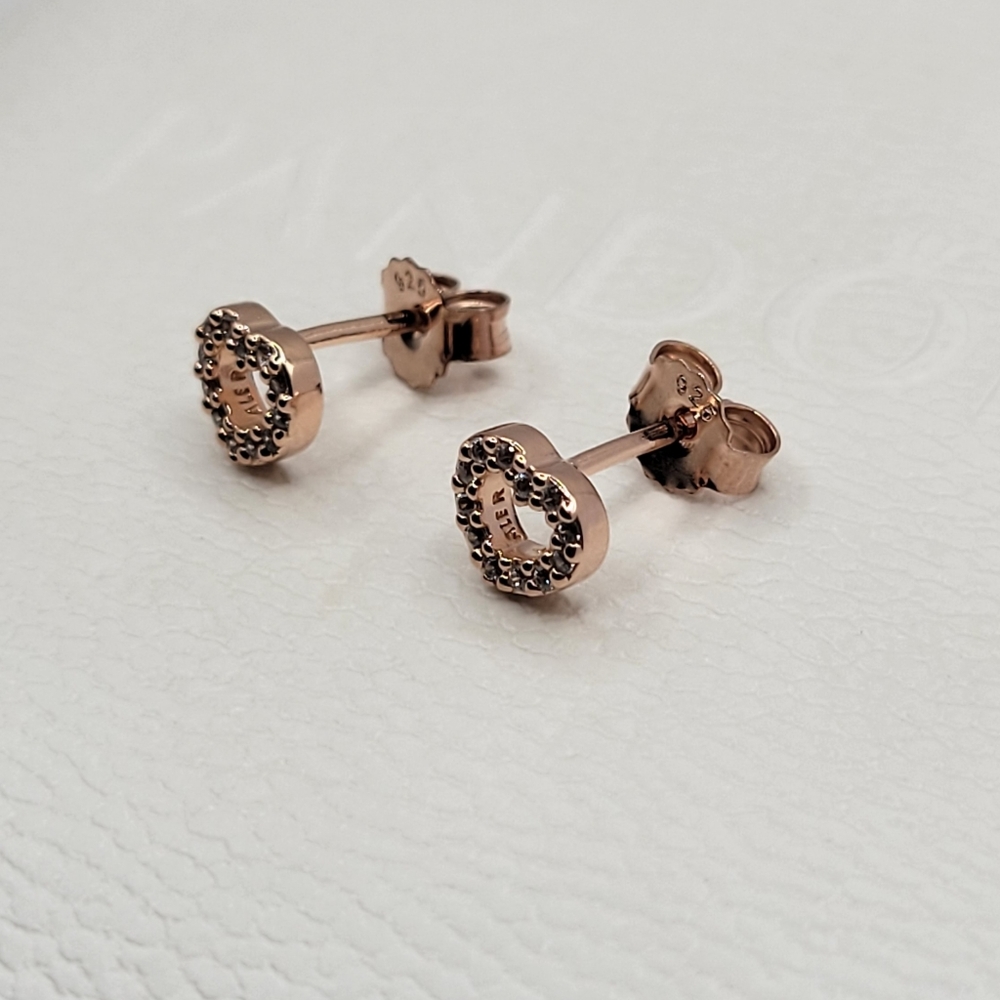 ❤️ Authentic Pandora ROSE HEART STUD EARRINGS - Picture 3 of 6